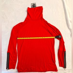 Milan Kiss Turtle Neck